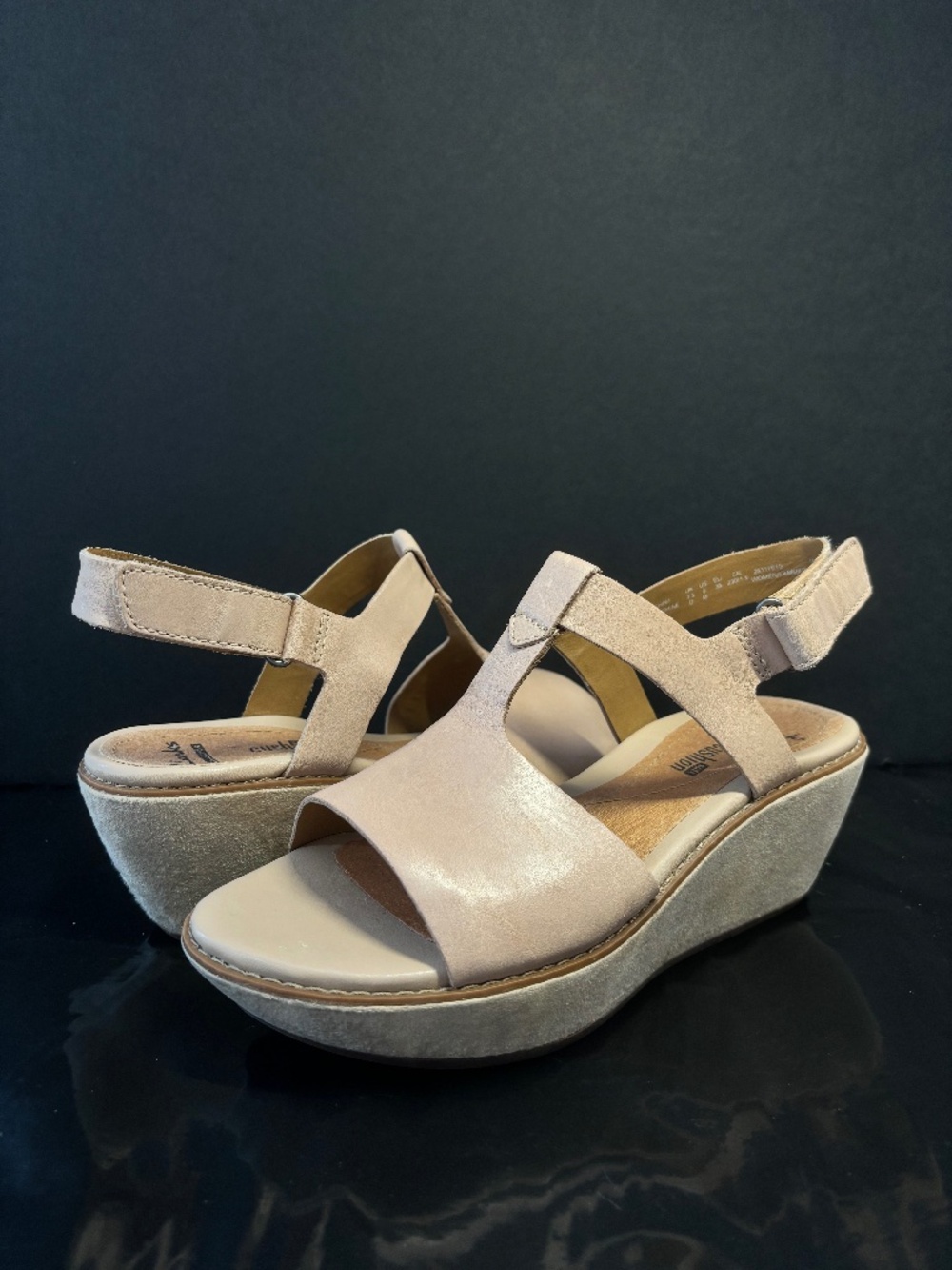 Clarks Nude Wedge Sandals Comfort Adjustable Strap Neutral Leather Size 6